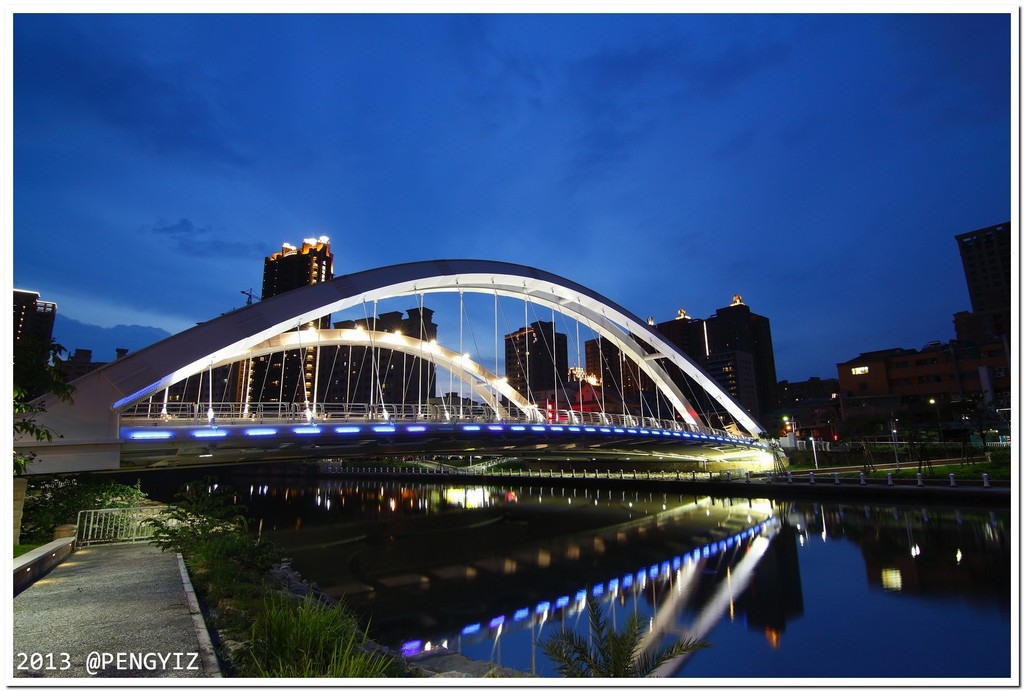 http://i.dcview.tw/gallery/201307/9751a33dc71b1ac21faef0da9277ec53.jpg