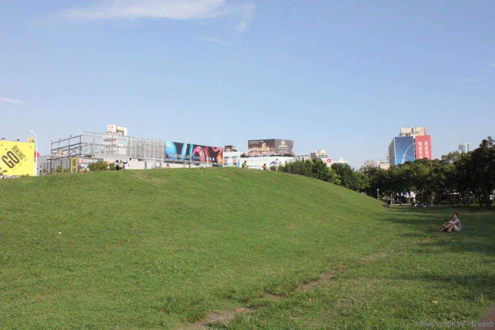 http://i.dcview.tw/gallery/201307/e56a473fc92bb1be2817577192caed7d.jpg