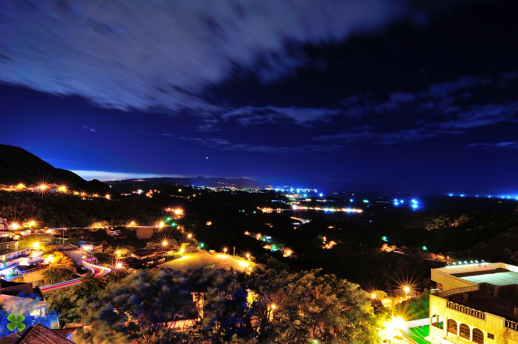 http://i.dcview.tw/gallery/201308/3c51654981d7b7482e70c97c96e6c087.jpg