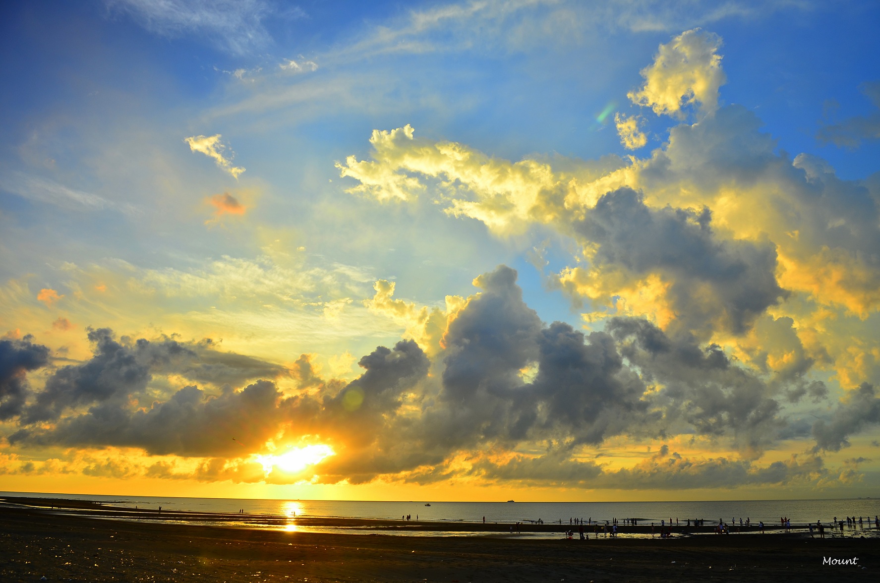 http://i.dcview.tw/gallery/201308/45333524fea865dbd9cb6776456ec3da.jpg