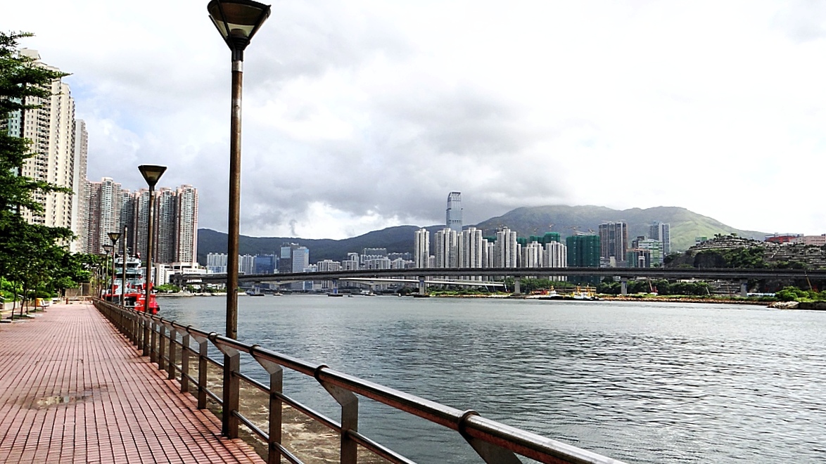 http://i.dcview.tw/gallery/201308/b15d76ae51833bfac425282431c5a6f1.jpg