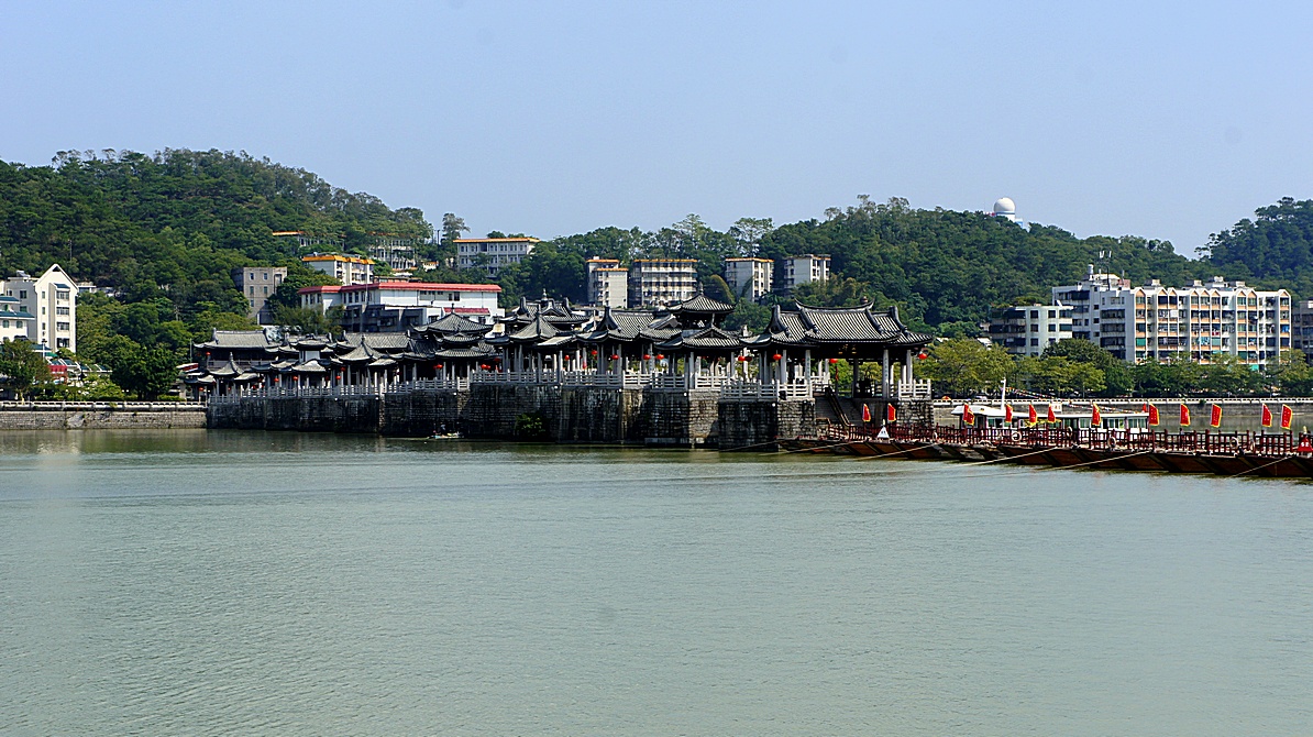 http://i.dcview.tw/gallery/201310/ca430086c731aff8ae34238a18922564.jpg