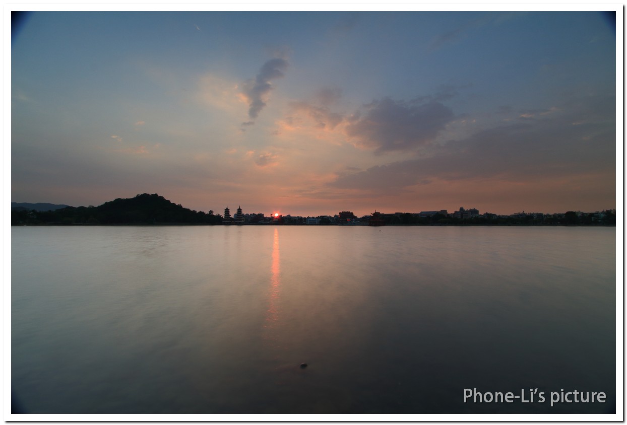 http://i.dcview.tw/gallery/201310/cf9b2f9ff7fb783cfc9d0d2a714ba94f.jpg