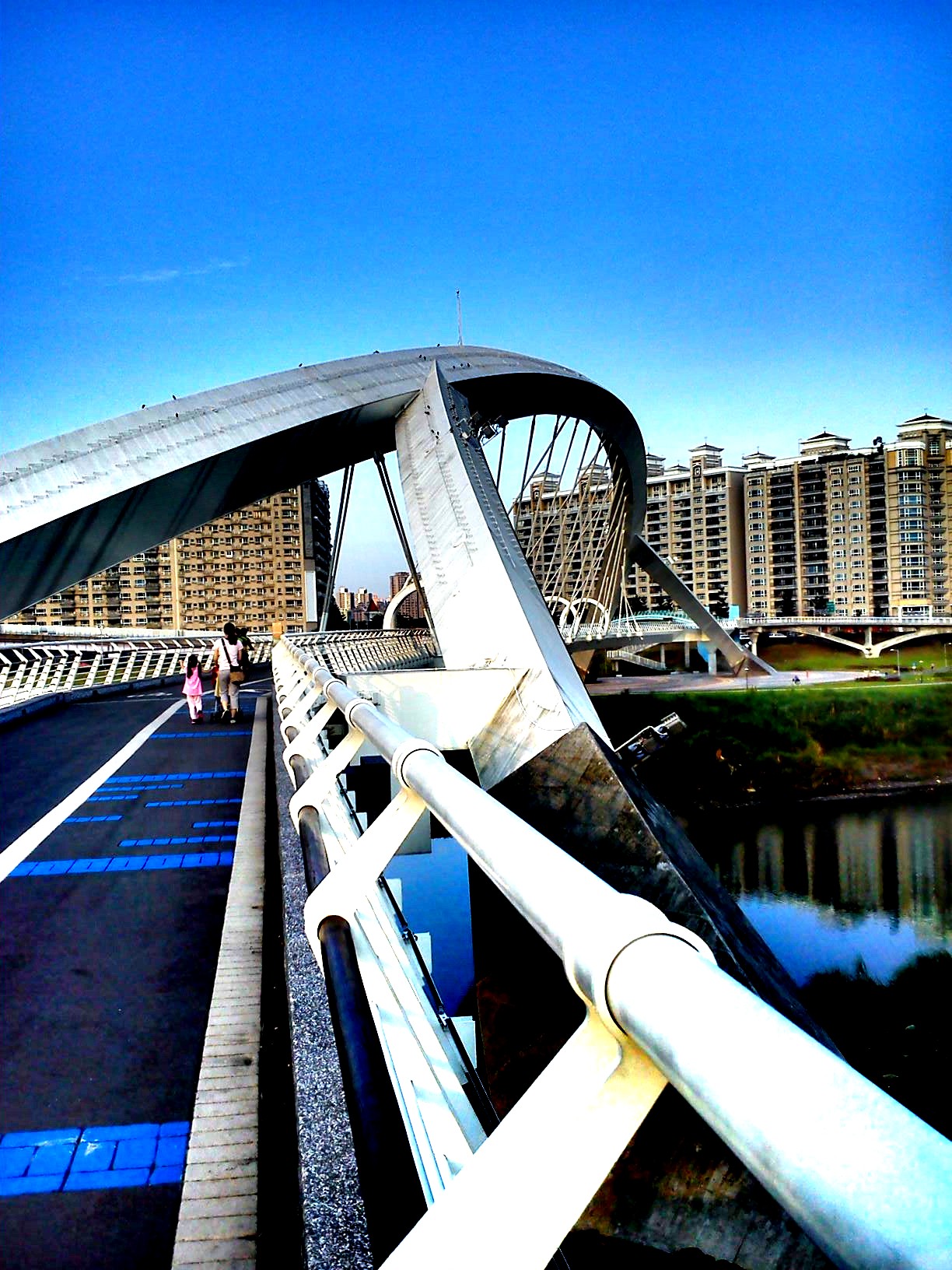 http://i.dcview.tw/gallery/201311/b039ef1f20544ce4f7fb44a9df9c7421.jpg