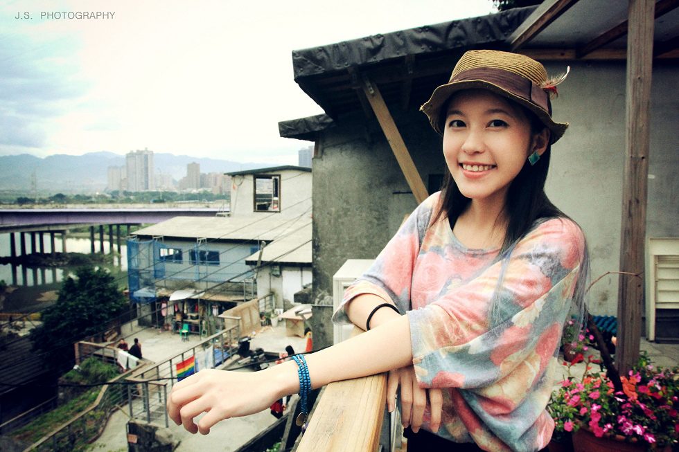 http://i.dcview.tw/gallery/201311/c62a8da44f86c7dd1d6b94ad420e4a4f.jpg