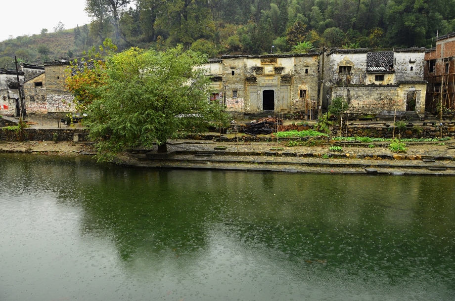 http://i.dcview.tw/gallery/201311/d84c87891340e7a7670a1ed6ea6cae59.jpg