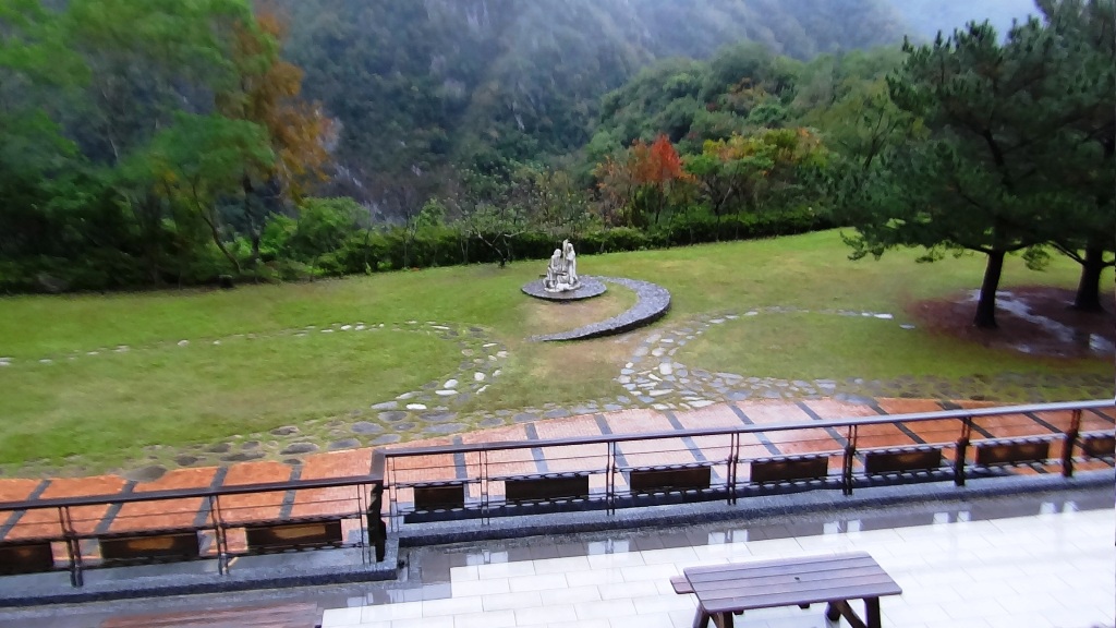 http://i.dcview.tw/gallery/201312/ee6201a3e63980e5f05d7d791d750b31.jpg