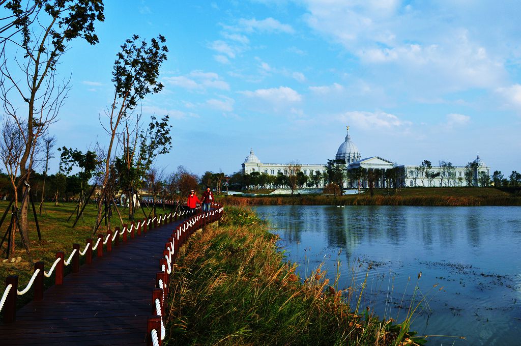 http://i.dcview.tw/gallery/201312/f7ce560ba7639d7f5a22e541fc6a91dc.jpg