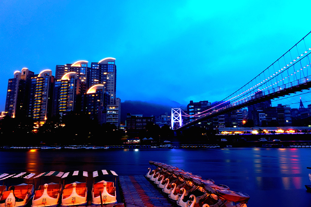 http://i.dcview.tw/gallery/201406/40544bb9f2abfe2ce2dd1785078b33c2.jpg