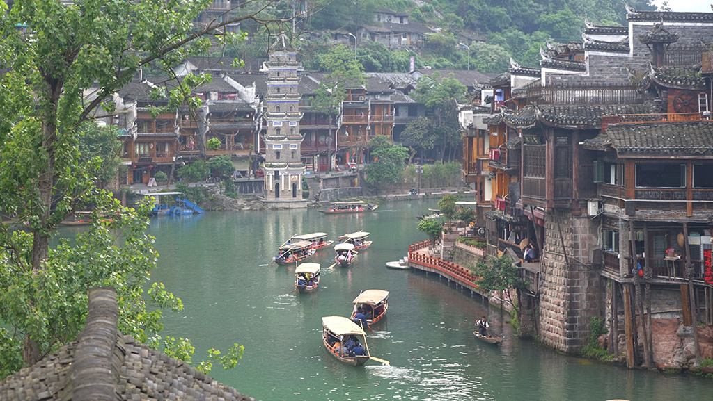 http://i.dcview.tw/gallery/201406/b530d1398f99f4293767165239c7eaa6.jpg