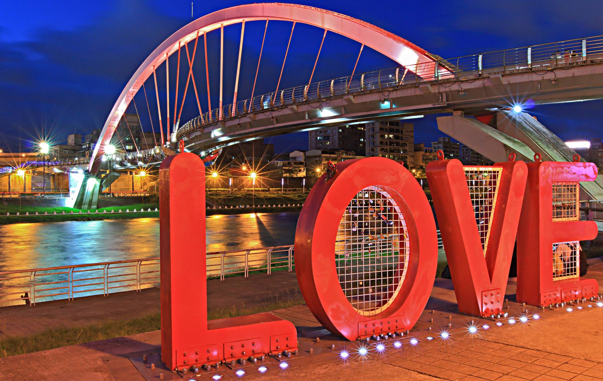 http://i.dcview.tw/gallery/201407/1719be2bb144623cb50afa129a6be276.jpg