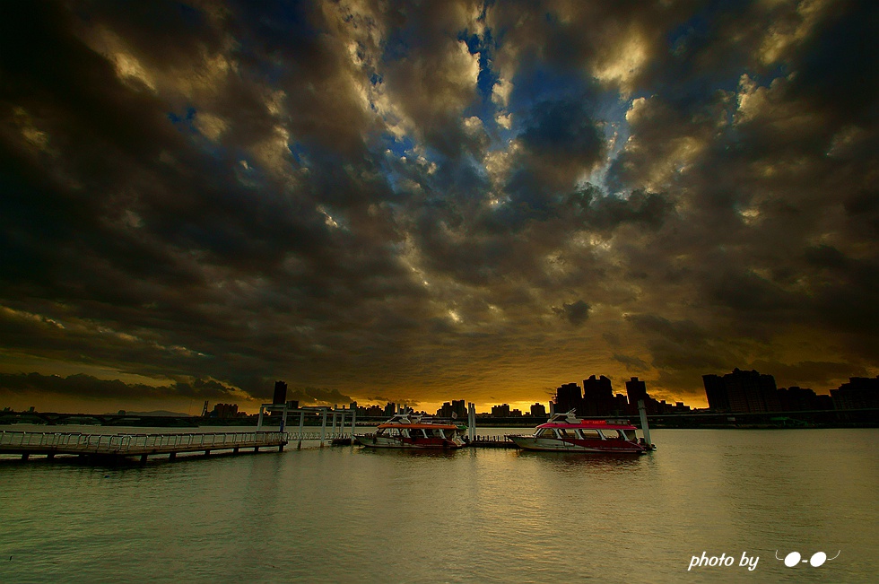 http://i.dcview.tw/gallery/201407/7da59b5c5be9c09f42a2de03ef81e81f.jpg