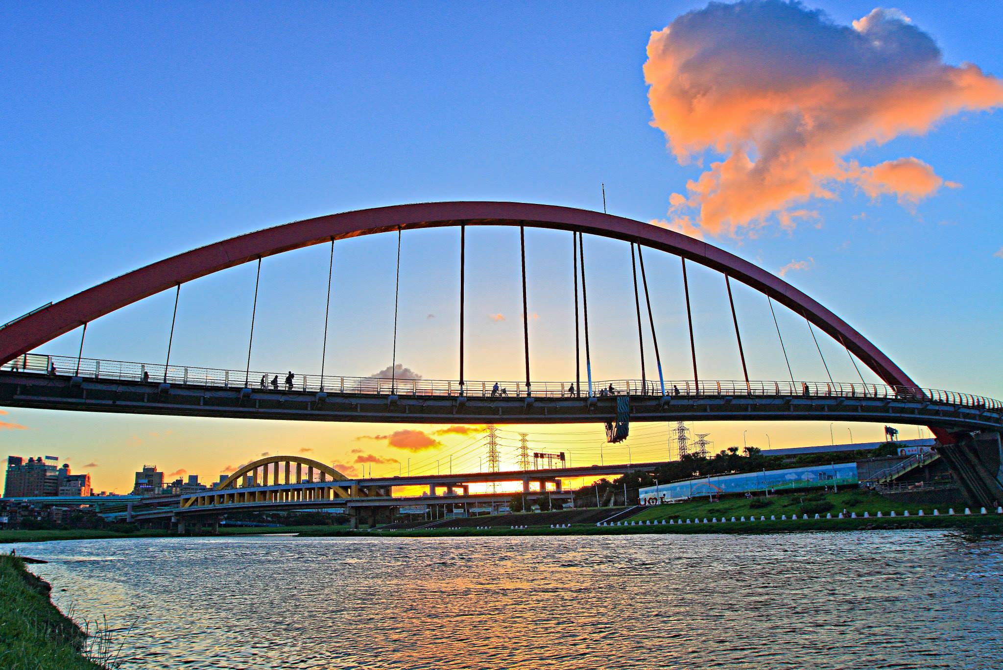 http://i.dcview.tw/gallery/201407/8980283a528a9449356f4a555943efae.jpg