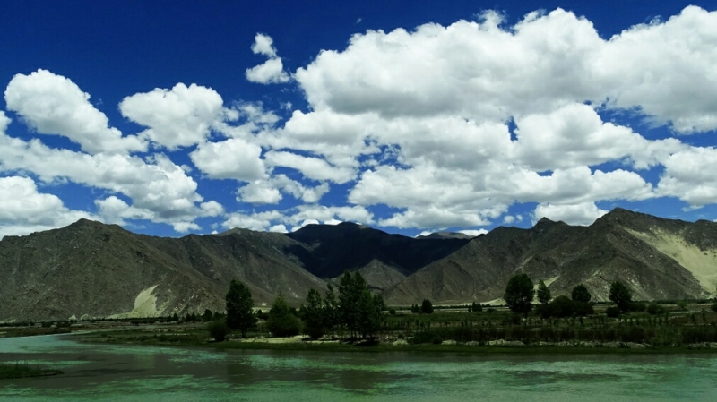 http://i.dcview.tw/gallery/201408/823e4591144add79f1b8257a4b46ac7c.jpg