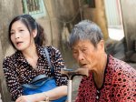 跟外婆聊聊天