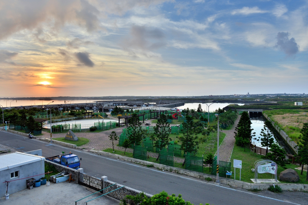 http://i.dcview.tw/gallery/201410/c21cca2430b0e04e34906a2591441a59.jpg