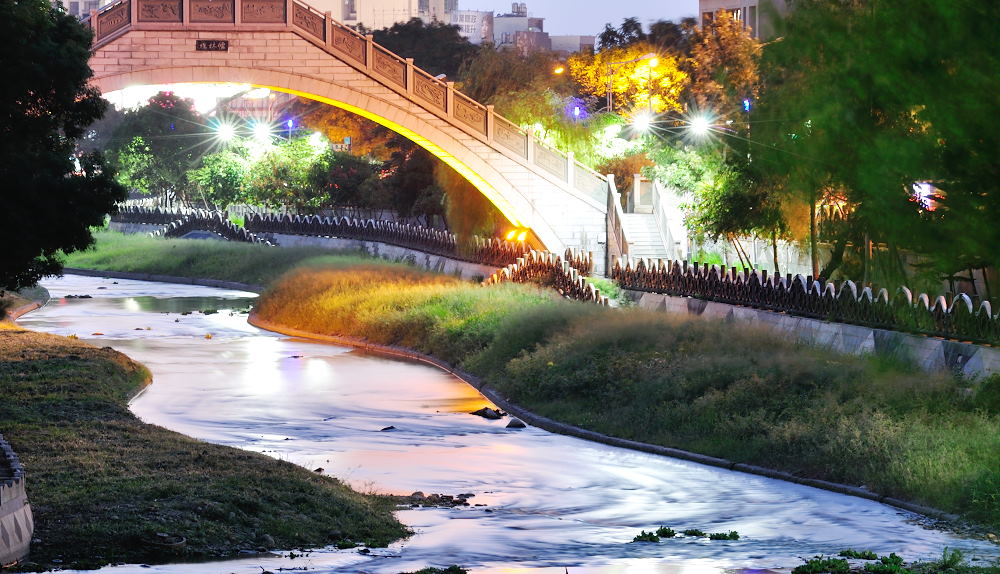 http://i.dcview.tw/gallery/201411/bb5394a88d21145b3e9b01b7693073dc.jpg