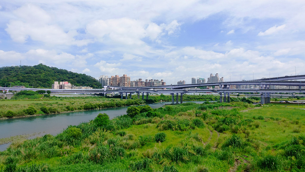 http://i.dcview.tw/gallery/201506/8ac0f37990af9c556f627f044ee65506.jpg