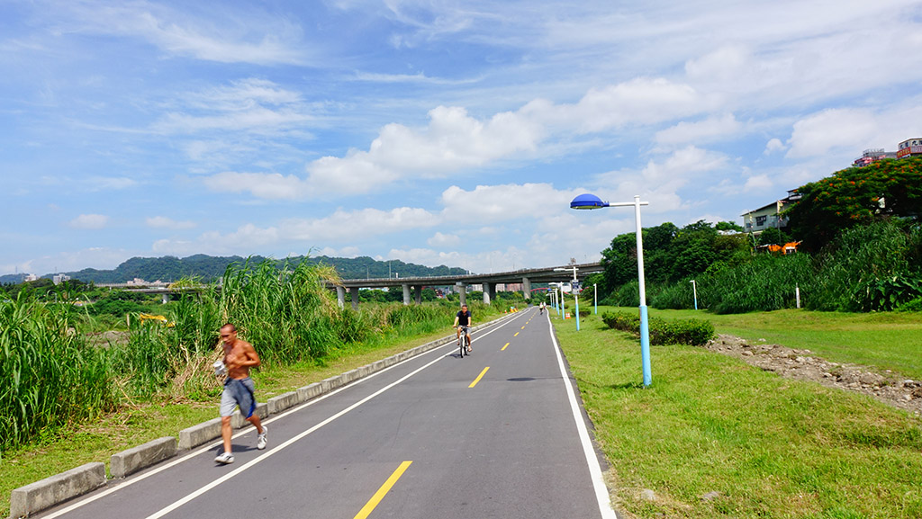 http://i.dcview.tw/gallery/201506/ad329626f78d08642e838734b753f4d4.jpg