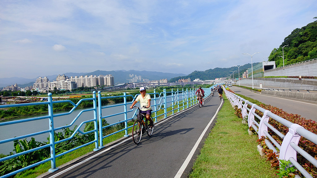 http://i.dcview.tw/gallery/201506/e31933d248c6d5e395ff0daa858d7432.jpg